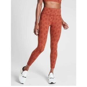 Athleta Ultimate Stash Snake‎ Print 7/8 Leggings in Russet Brown small
